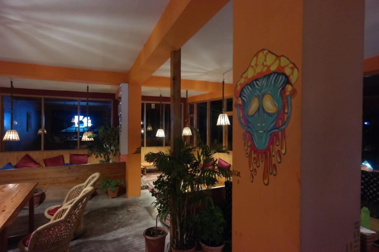 Rasta Cafe And Lodge Manali  Exterior photo