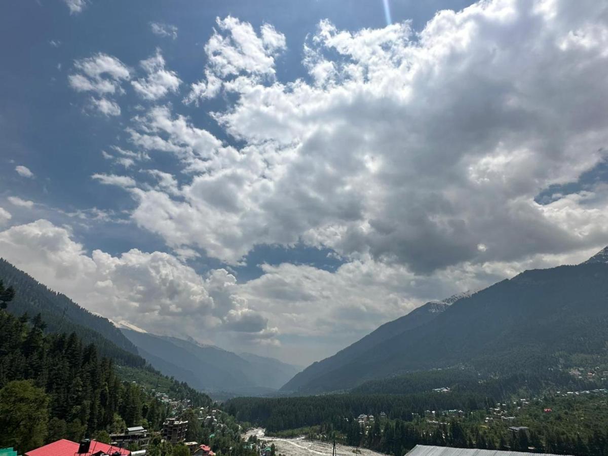 Rasta Cafe And Lodge Manali  Exterior photo